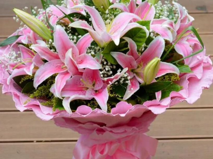 教師節送什么鮮花好，最好送多少朵寓意好